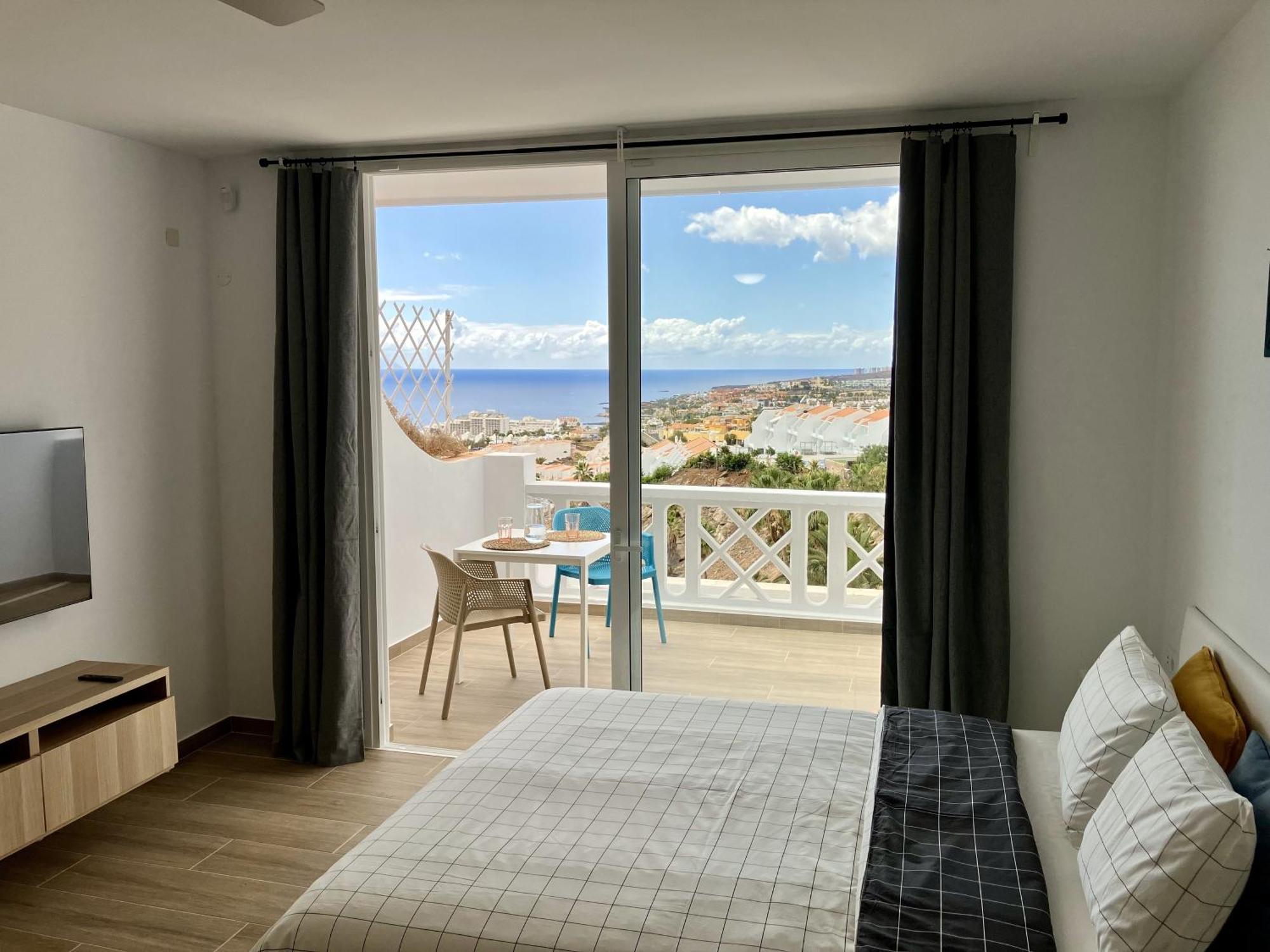 Costa Adeje - Modern Apartment With Terrace Views Of Ocean & Sunset Екстер'єр фото